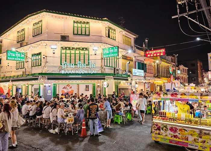 Lub D Siam - New Look, Across From Mbk & Skytrain Access バンコク都